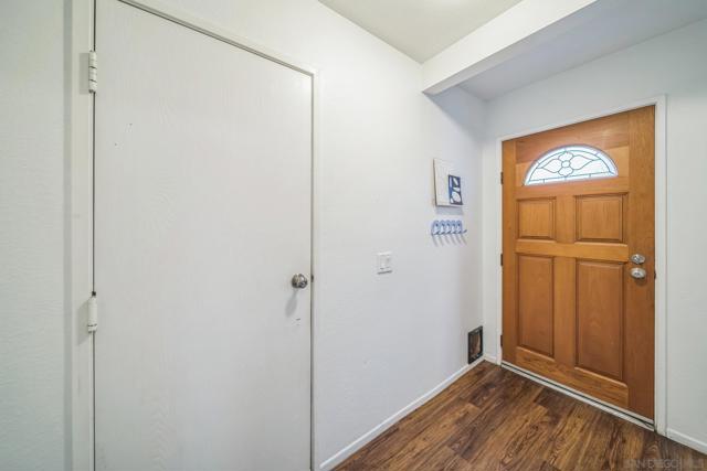 970 Marlin Dr, Vista CA: https://media.crmls.org/mediaz/00ec3509-195c-42f4-a654-cd4028a9a977.jpg