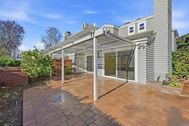 819 Daphne Court, Carlsbad CA: https://media.crmls.org/mediaz/00eceddb-b677-4a22-8aaa-d9e2880e3165.jpg