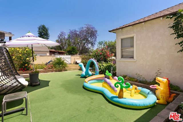 18741 Covello Street, Reseda CA: https://media.crmls.org/mediaz/00ed23ce-8f98-4de9-99df-93a9cb816395.jpg