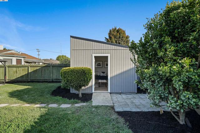 625 3rd Ave, San Bruno CA: https://media.crmls.org/mediaz/00edbe2e-cefd-4c5d-a362-b2937d156b8c.jpg