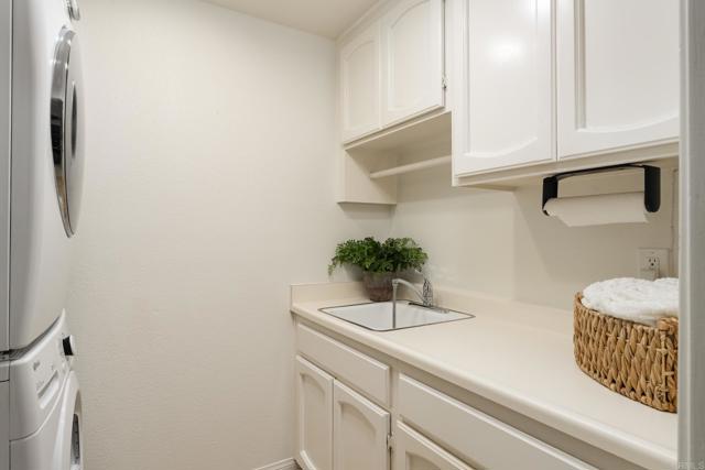 Detail Gallery Image 17 of 28 For 14014 Calle Cardenas, San Diego,  CA 92130 - 4 Beds | 2/1 Baths