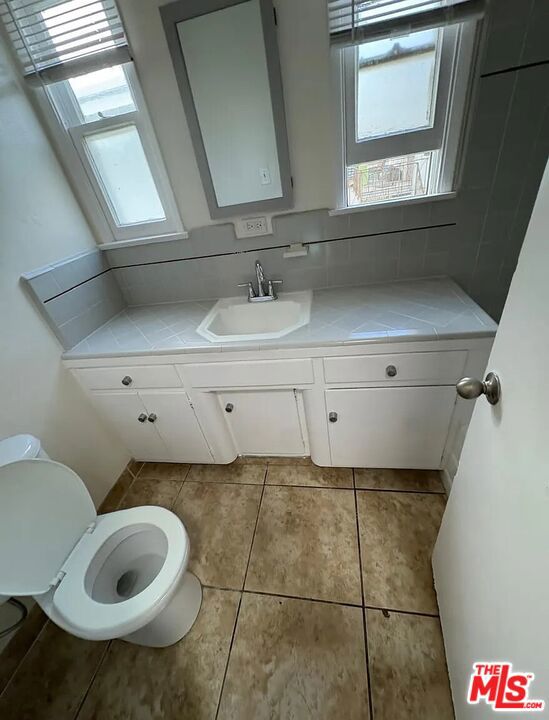 4131 Palmwood Drive, Los Angeles CA: https://media.crmls.org/mediaz/00ef0d87-9948-4a65-ba82-78d9590d9ad2.jpg