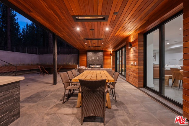 42421 Evergreen Drive, Big Bear CA: https://media.crmls.org/mediaz/00ef9425-55a9-4d60-ae47-7461e7f187dd.jpg