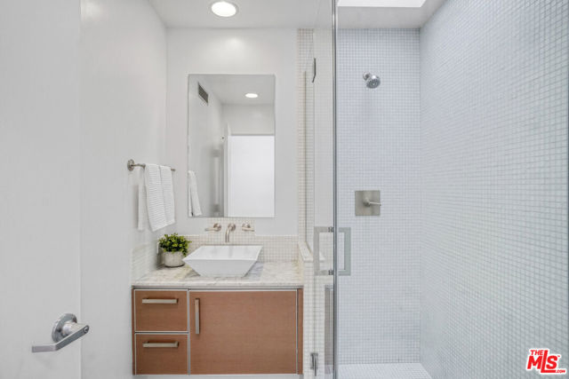 1220 N Orange Grove Avenue, West Hollywood CA: https://media.crmls.org/mediaz/00efd3f4-3ab4-40cc-8f0a-081451aaf759.jpg