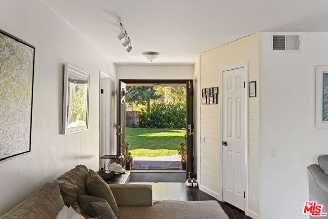 7130 Gateshead Way, West Hills CA: https://media.crmls.org/mediaz/00effbf2-3f5d-4195-bb59-bc3e6a8dcd6e.jpg