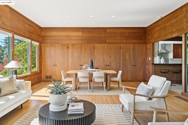 1069 Miller Ave, Berkeley CA: https://media.crmls.org/mediaz/00f06c68-121f-48bc-a1ba-6e8ce441b121.jpg