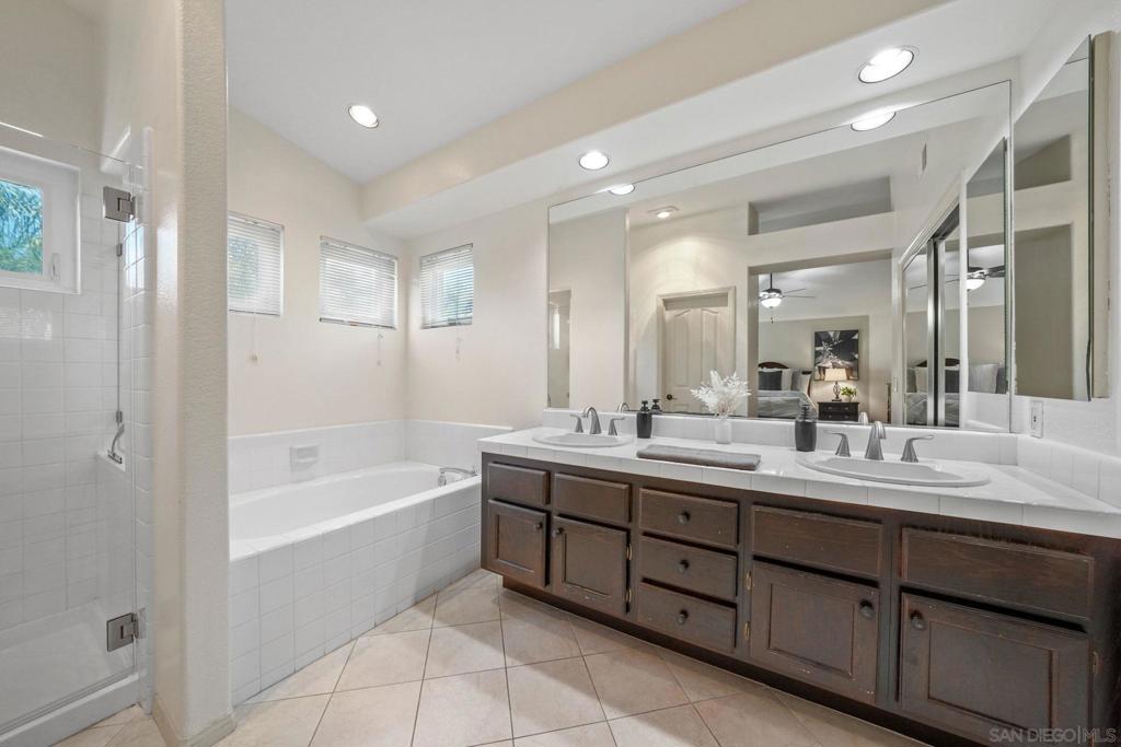 MLS #250034947SD img 24