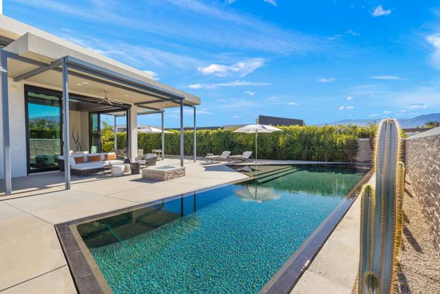 23 Emerald Court, Rancho Mirage CA: https://media.crmls.org/mediaz/00f0fd30-2718-4255-a1dd-b4c8e54a3ddc.jpg