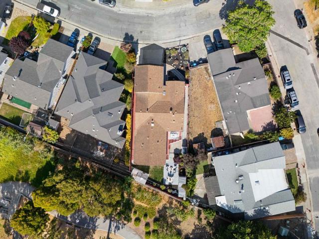 1633 Ark Street, San Mateo CA: https://media.crmls.org/mediaz/00f18436-93f4-4d7f-9b1a-3e9957084962.jpg