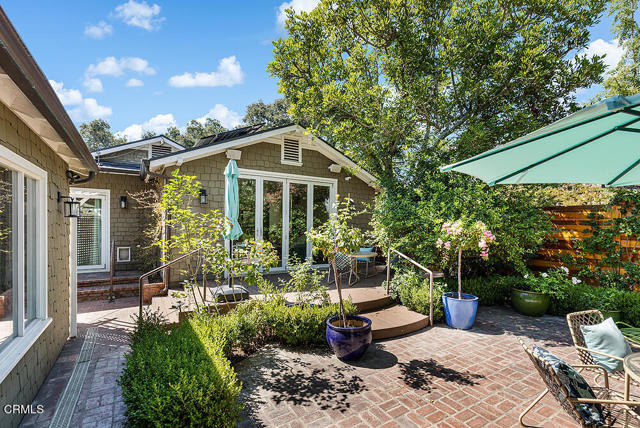 782 S Arroyo Boulevard, Pasadena CA: https://media.crmls.org/mediaz/00f1cdff-7010-4d05-bfc2-0dd0da22ce10.jpg