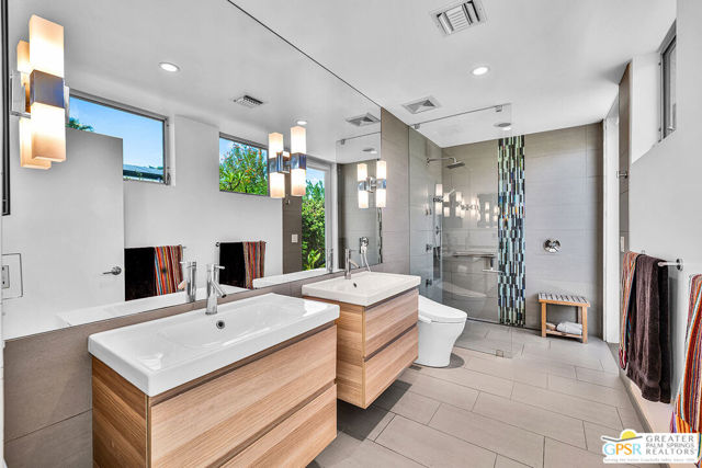 1355 E Sunny Dunes Road, Palm Springs, CA 92264