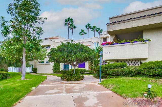 12122 Royal Birkdale Row, San Diego CA: https://media.crmls.org/mediaz/00f21e1f-f394-420d-945a-e5e0adbec431.jpg
