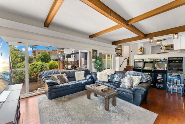 4417 Braeburn Road, San Diego CA: https://media.crmls.org/mediaz/00f2495c-9c95-4f40-afd7-ca637617cc3e.jpg
