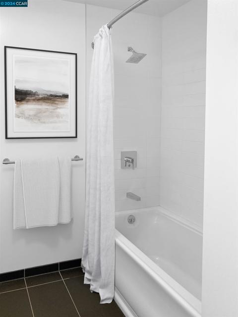 1075 Market St, San Francisco CA: https://media.crmls.org/mediaz/00f2ddf1-c9f2-42a3-84d7-27ecc200f7c5.jpg