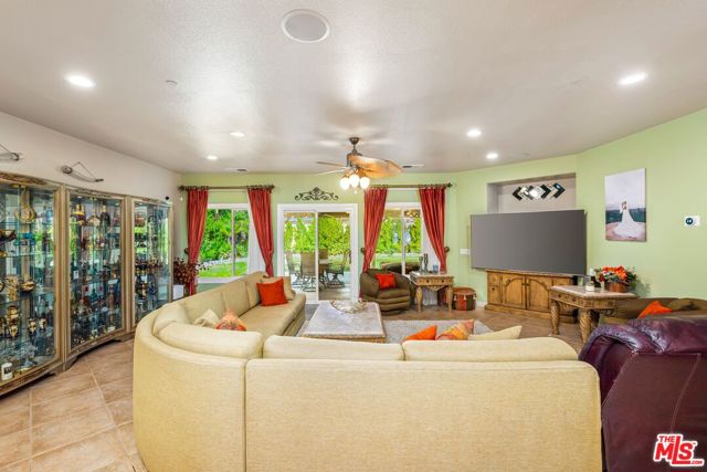 850 Ventana, Palm Springs, CA 92262
