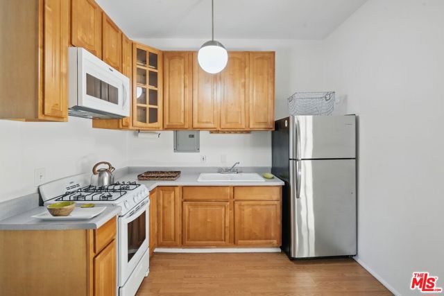 1527 Bainum Drive, Topanga CA: https://media.crmls.org/mediaz/00f4768b-af7d-42e3-9f80-cd943160d297.jpg