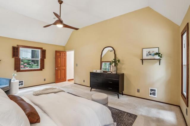 13872 Silver Sky Way, Woodside CA: https://media.crmls.org/mediaz/00f4c117-969f-46f3-8a18-ed781143fdcb.jpg
