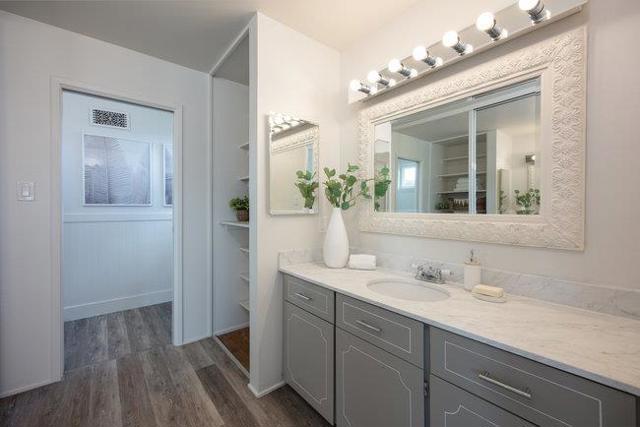 340 Shelter Cove Drive, El Granada CA: https://media.crmls.org/mediaz/00f4d4f8-d928-4a1a-abba-85081f735414.jpg