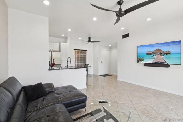 2220 Camino De La Reina, San Diego CA: https://media.crmls.org/mediaz/00f4fb39-bd04-404d-b967-cc9a524f0e17.jpg