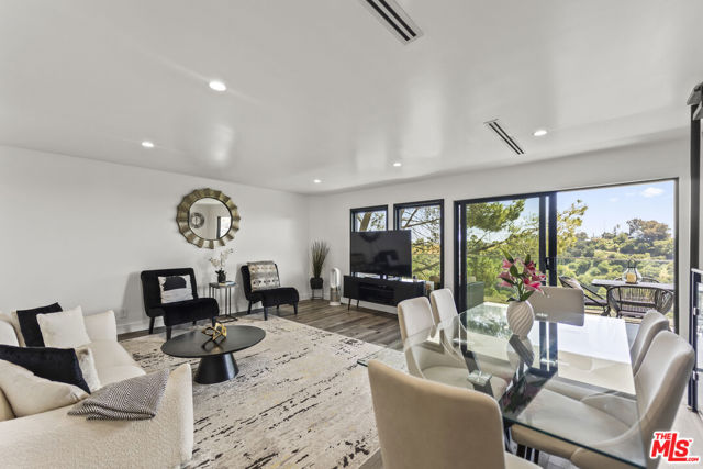 8960 Crescent Drive, Los Angeles CA: https://media.crmls.org/mediaz/00f50c37-3b86-4fc2-a9df-fb61ea7bfcf6.jpg
