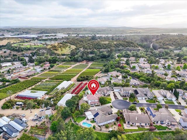 2196 Kirkcaldy Rd, Fallbrook CA: https://media.crmls.org/mediaz/00f52820-54f6-45ba-a7d3-bc63008a4dfc.jpg