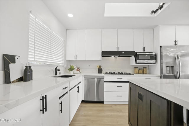 174 Wendy Drive, Thousand Oaks CA: https://media.crmls.org/mediaz/00f5b1f4-6a57-4ece-8a65-d318238836f5.jpg
