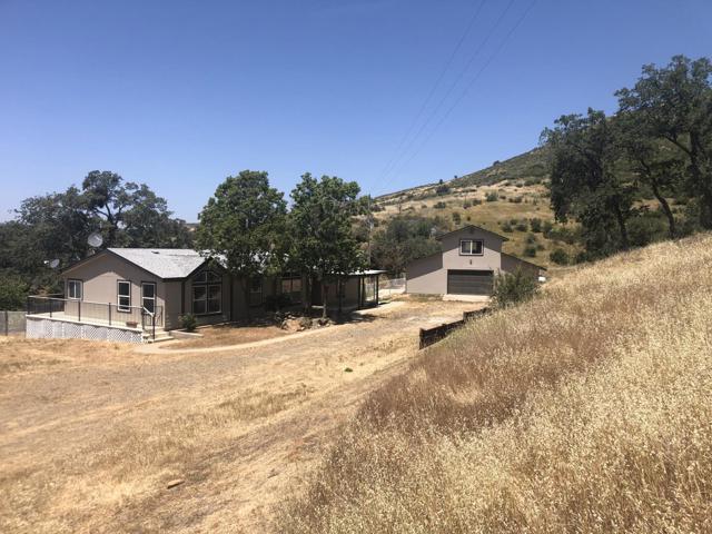 8260 Hunters Valley Road, Mariposa CA: https://media.crmls.org/mediaz/00f6d38b-9bfb-4c04-acb5-c9f6de1b2c61.jpg