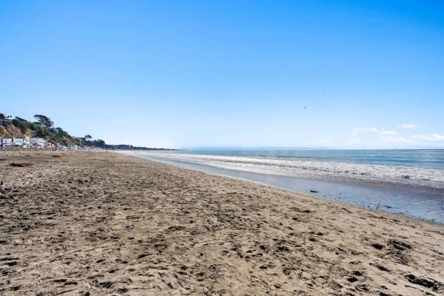 320 Cliff Drive, Aptos CA: https://media.crmls.org/mediaz/00f70783-750e-4fe6-ba7d-b66a385c0564.jpg