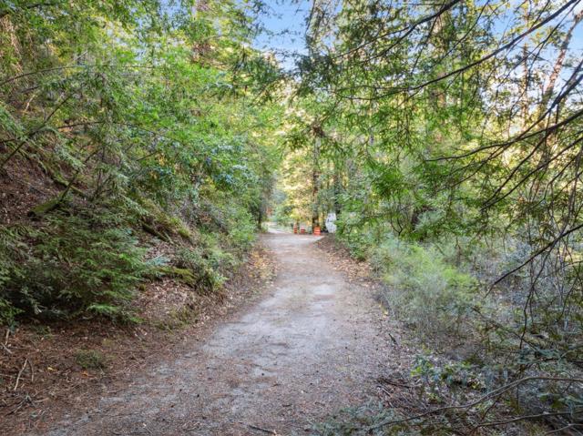 24140 Schulties Road, Los Gatos CA: https://media.crmls.org/mediaz/00f742af-ebde-48ed-8ed4-5de047fdee4e.jpg
