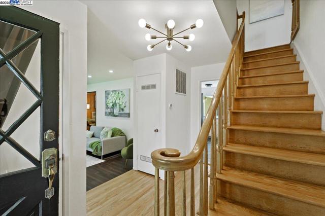 7606 Desertwood Ln, Pleasanton CA: https://media.crmls.org/mediaz/00f77d4c-a60b-4fea-90dd-e5b47a33e28c.jpg