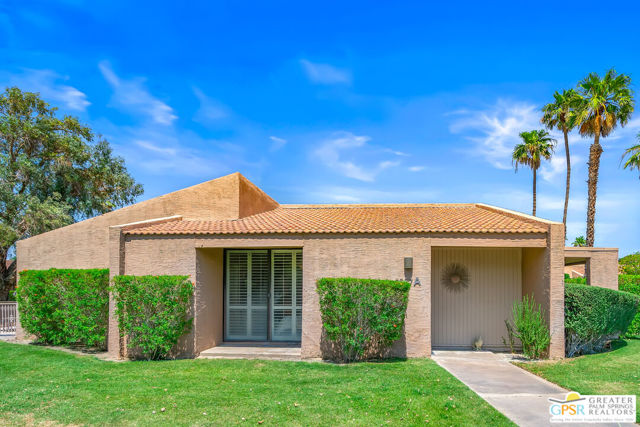 2557 N Whitewater, Palm Springs CA: https://media.crmls.org/mediaz/00f7807f-adec-4a39-b4ec-f1ce09d169d9.jpg