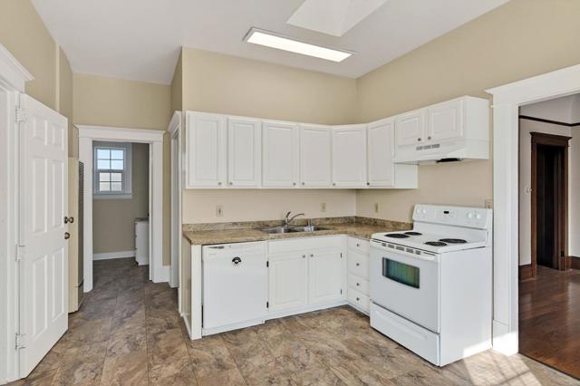 935 S 7th Street, San Jose CA: https://media.crmls.org/mediaz/00f7e838-b3f9-4978-932a-235db525e72e.jpg