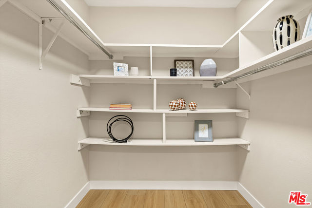 4542 Willis Avenue, Sherman Oaks CA: https://media.crmls.org/mediaz/00f86ed5-53dd-45b0-be73-5bd093a23226.jpg