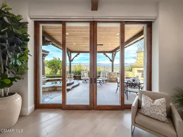 25877 Shady Oak Lane, Valencia CA: https://media.crmls.org/mediaz/00f877ba-15ca-4e56-b343-fb0b078c2842.jpg