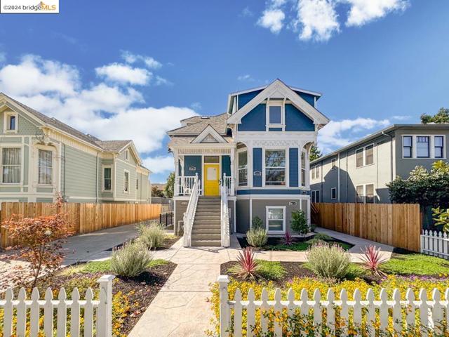 Image 18 of 25 For 2060 San Antonio Ave