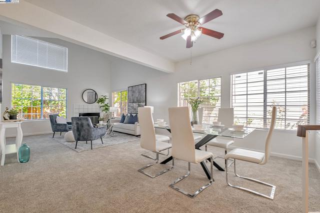 34319 Platinum Ter, Fremont CA: https://media.crmls.org/mediaz/00f9a26b-5fdb-40c7-b12a-da6e62df7c23.jpg