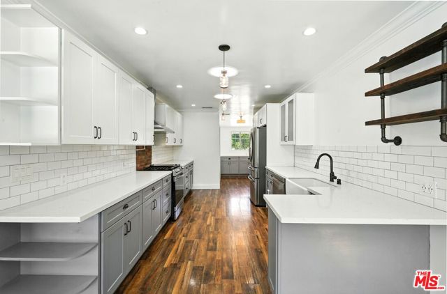 20616 Quedo Drive, Woodland Hills CA: https://media.crmls.org/mediaz/00f9ed67-64de-4673-9c42-353b0a5a9ade.jpg