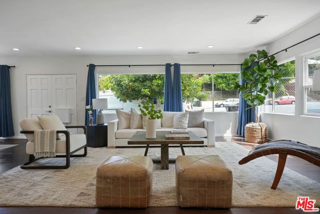 3710 Fletcher Drive, Los Angeles CA: https://media.crmls.org/mediaz/00fa238d-a8c3-46c0-80d7-051d423b0855.jpg