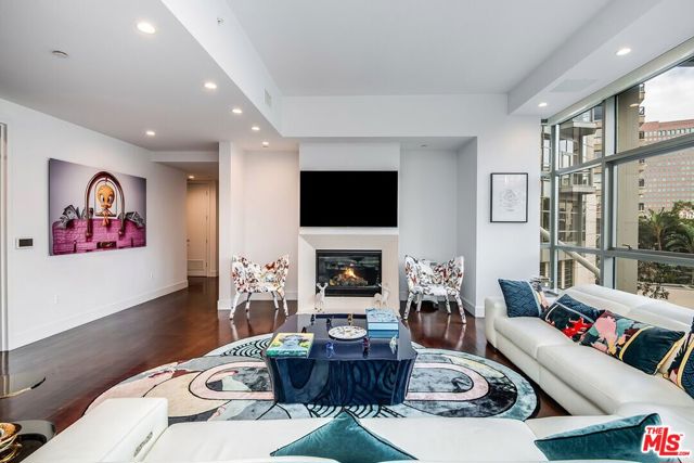 10776 Wilshire Boulevard, 301 photo 20