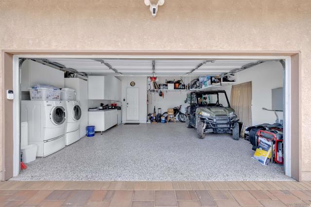 12845 Golden Way, Poway CA: https://media.crmls.org/mediaz/00fc6141-4f29-4de7-992d-98b00c00d064.jpg