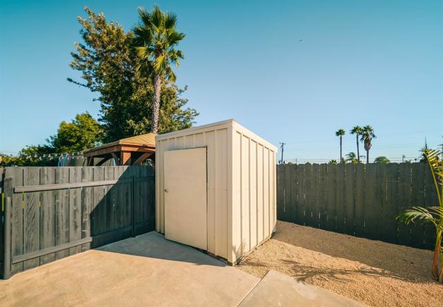 8343 San Carlos Drive, San Diego CA: https://media.crmls.org/mediaz/00fca850-1763-40ef-af0e-c8f8558ee201.jpg