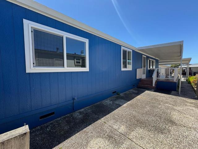 46 Seascape Drive, Half Moon Bay CA: https://media.crmls.org/mediaz/00fcb705-ccdb-4a3d-9c10-cb6dd306ece8.jpg