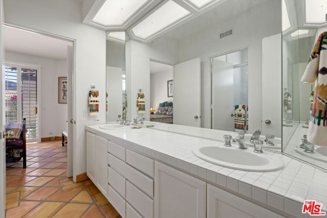 57766 Interlachen, La Quinta CA: https://media.crmls.org/mediaz/00fd8a23-10b9-4d26-9317-2c8ff8804218.jpg