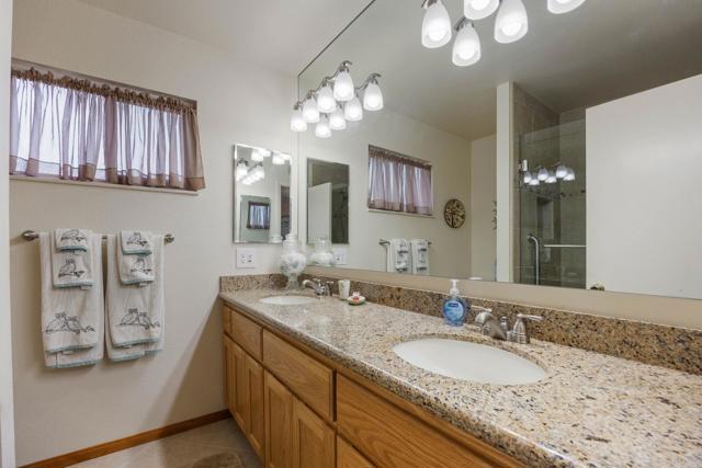 Detail Gallery Image 20 of 42 For 7413 Rowena St, San Diego,  CA 92119 - 5 Beds | 3 Baths