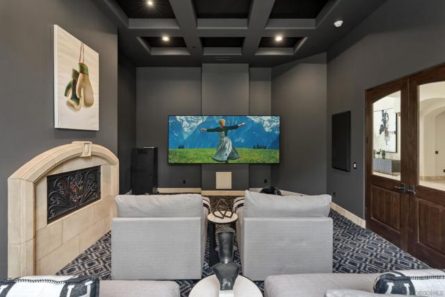 18233 Via Ambiente, Rancho Santa Fe CA: https://media.crmls.org/mediaz/00fe0381-663e-4c2f-a8fc-7cc280a63c95.jpg
