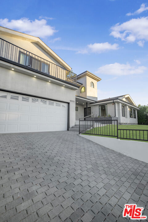 18202 Rancho Street, Tarzana CA: https://media.crmls.org/mediaz/010096f0-e92e-4db3-a902-edcadc9226a9.jpg