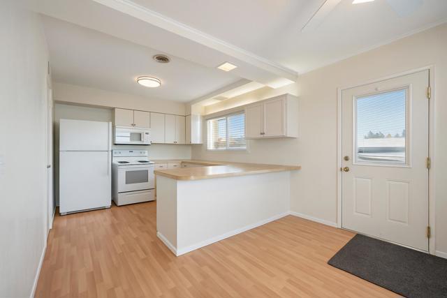 100 W 38th Avenue, San Mateo CA: https://media.crmls.org/mediaz/0100cf7b-e16b-48c5-bf0e-e66b0c72bb90.jpg