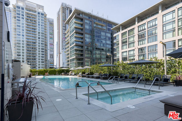 1155 S Grand Avenue, Los Angeles CA: https://media.crmls.org/mediaz/01015584-b86e-429e-858c-4d41c3398429.jpg