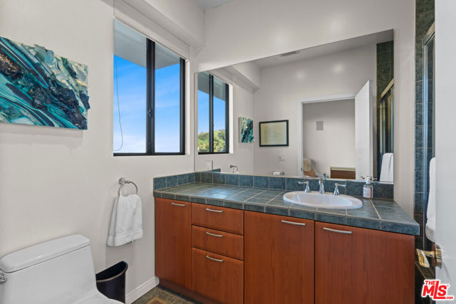 2204 Maravilla Drive, Los Angeles CA: https://media.crmls.org/mediaz/0101a30c-310d-411b-a73b-d1724ab58c65.jpg