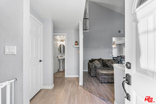 14200 Foothill Boulevard, 30 photo 6